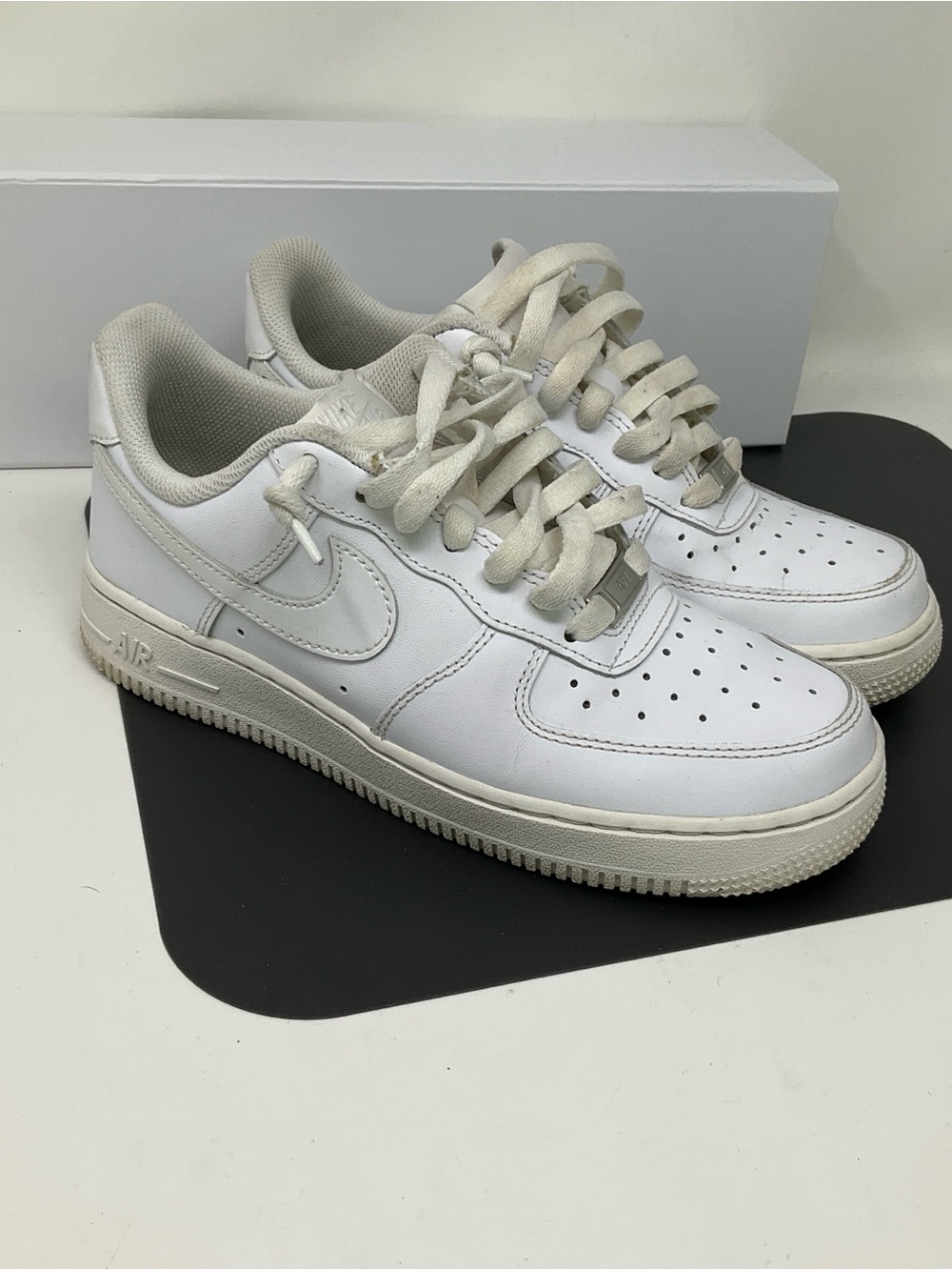 Nike Women's Air Force 1 '07 Triple White DD8959 100 Size 7